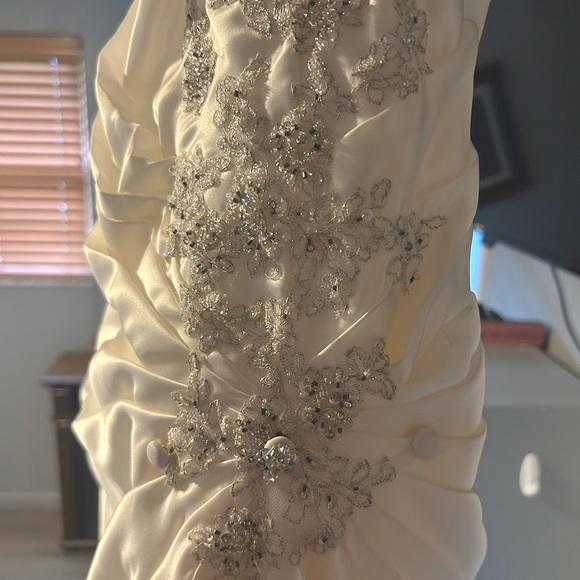 NWT Essense Of Australia Ivory Wedding Gown Sz 8 - Picture 6 of 11